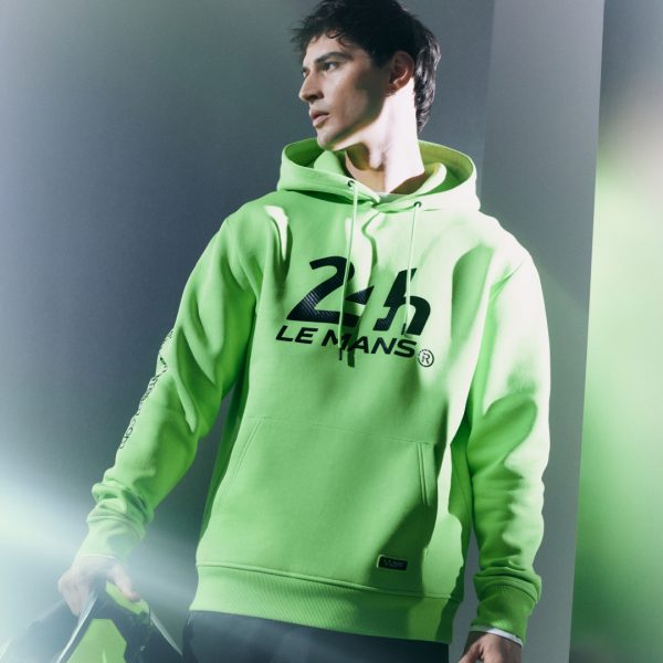 Zdjęcie prezentujące limitowaną kolekcję ubrań Diverse inspirowaną legendarnym wyścigiem 24h Le Mans.