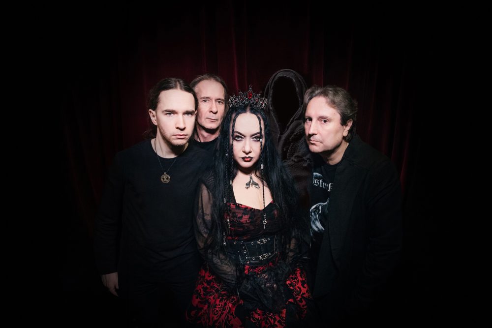 Giełda winyli w M1 Radom. Zespół muzyczny Closterkeller w mrocznej aurze.